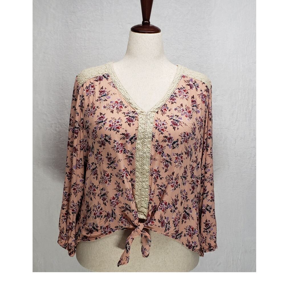 Rod’s Soft Peach Floral Boho Blouse M – Crochet Detail Tie‑Front Hem Peasant Top